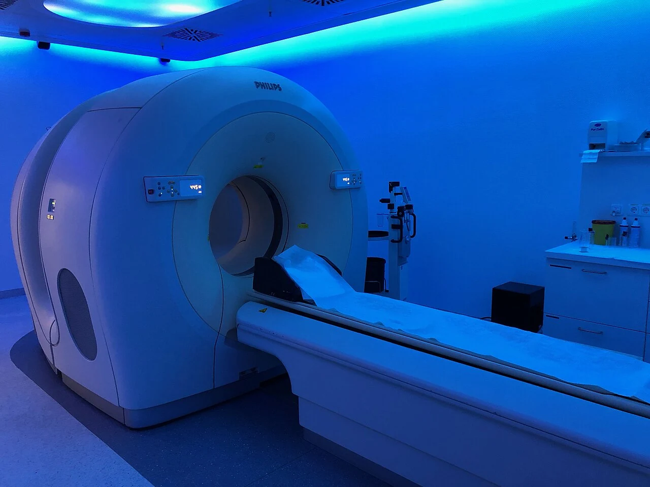 PET/CT uređaj u prostoriji za snimanje